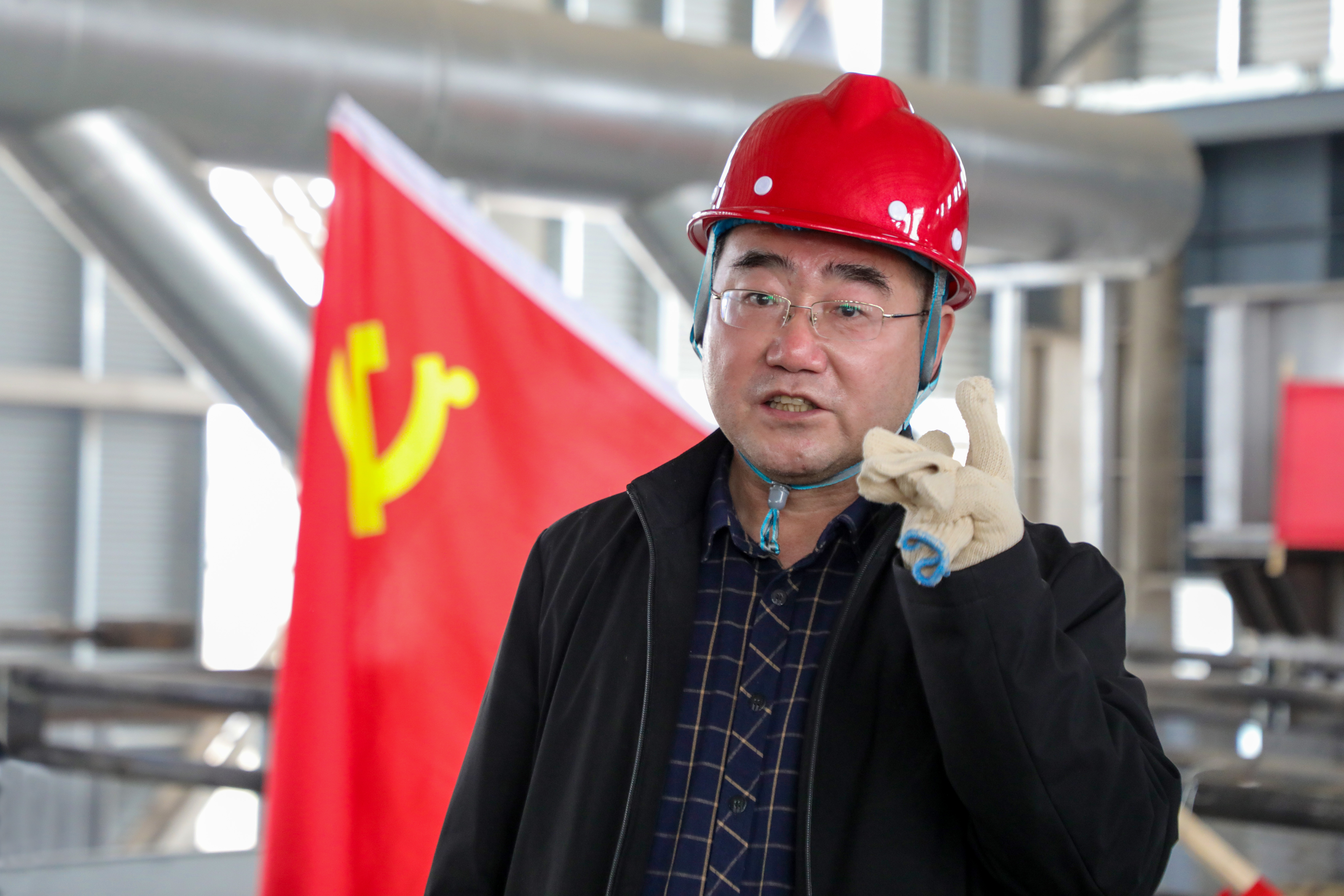 重要進展！許昌安彩熔窯大碹順利合攏