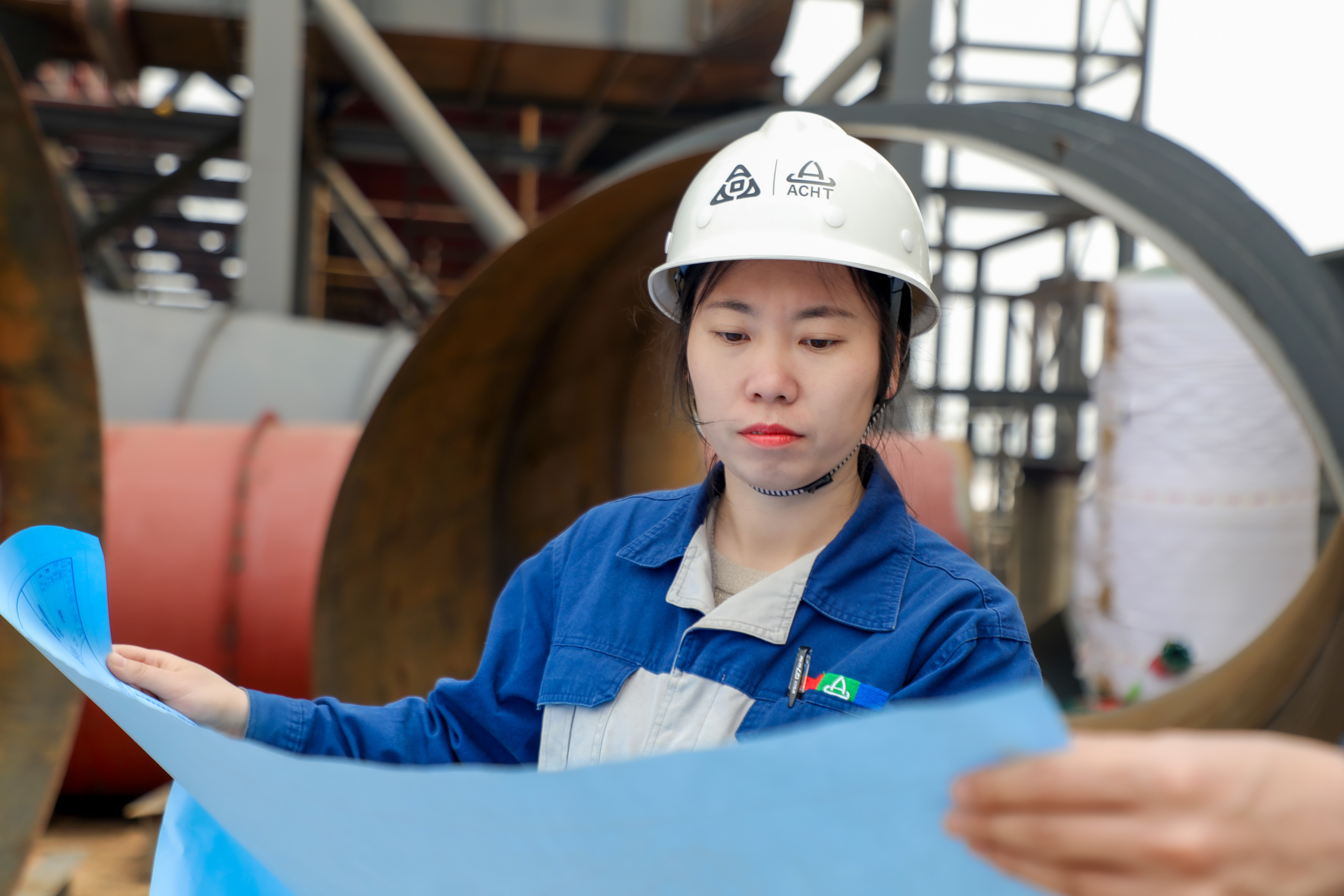 安彩“她”力量｜余艷梅：每當(dāng)想起她，梅花便落滿了南山