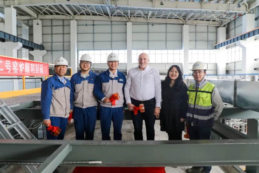 安彩藥玻項(xiàng)目2號窯爐順利封碹！