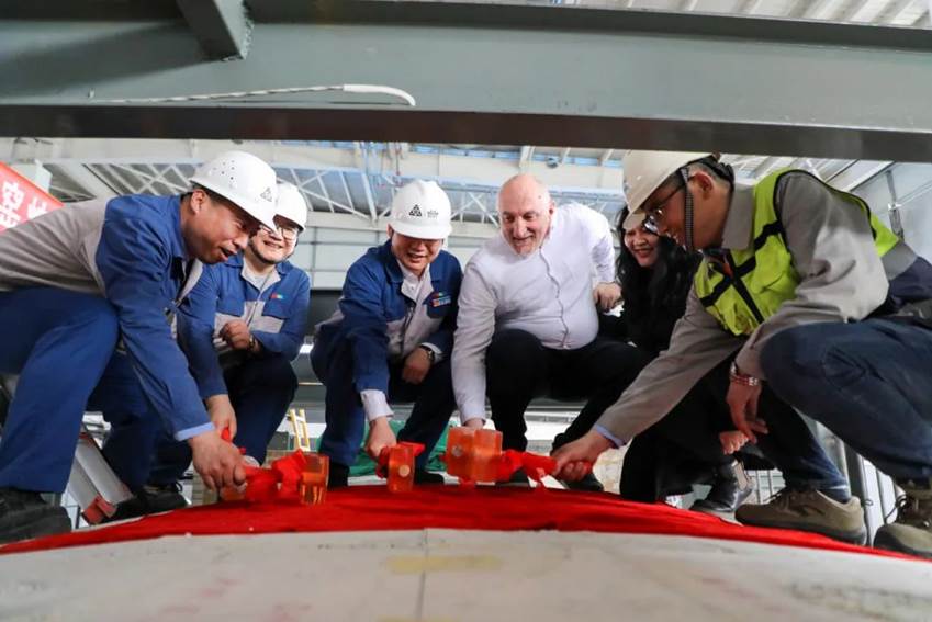 安彩藥玻項(xiàng)目2號窯爐順利封碹！